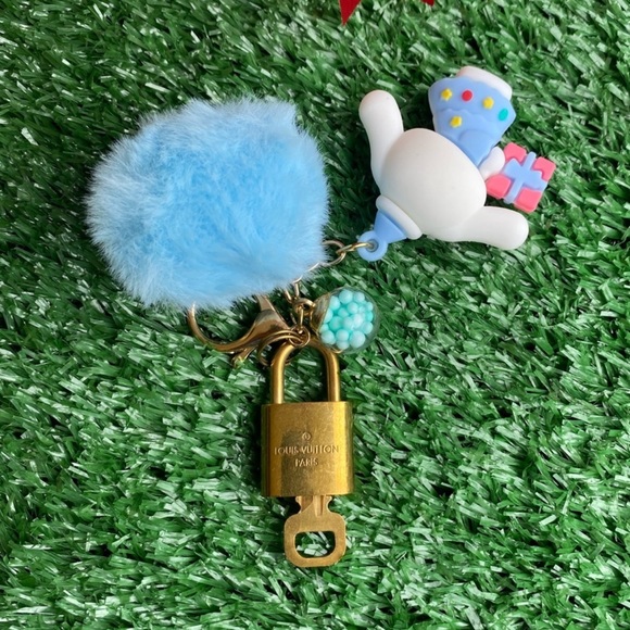 AUTHENTIC EUC LV LOCK & Cinnamoroll keychain with LV lock charm. - Picture 6 of 9
